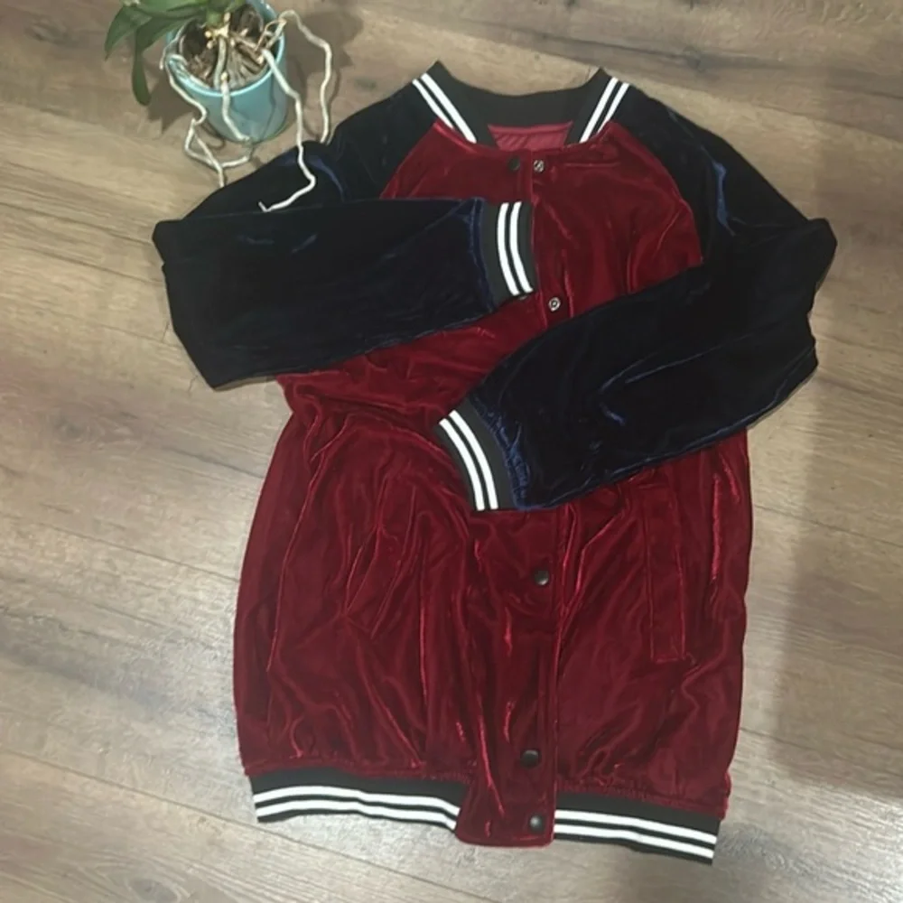 Polyester Track Jacket ! Men’s !! Small! 🤙